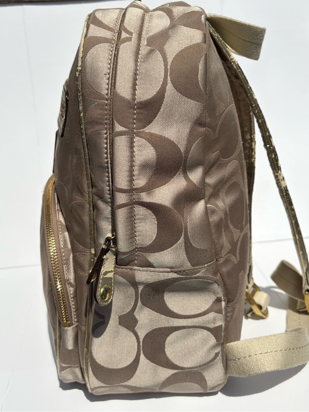 バッグ COACH POPPY Signature Backpack Gold Y2K Vintage Coach Poppy Signature Backpack - Gem